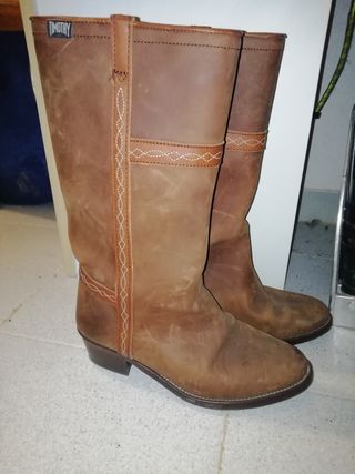 Botas camperas de piel, marca\