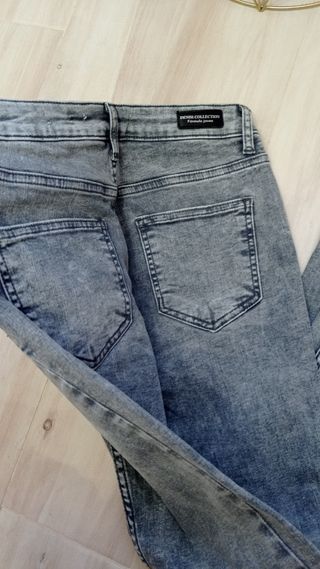 Pantalón vaquero gris talla 38 fórmula joven de segunda mano por 8 EUR en  Toledo en WALLAPOP