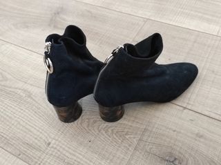 Botines tacón tipo calcetín Zara de segunda mano por 15 EUR en Lugo en  WALLAPOP