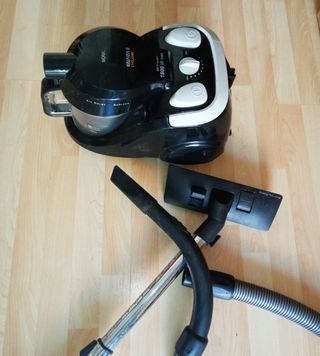 Aspiradora Solac Enara II Cyclonic 350w de segunda mano por 40 EUR en  Córdoba en WALLAPOP