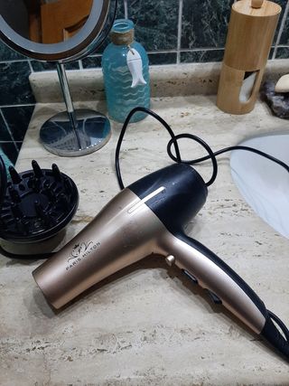 Secador de pelo de segunda mano por 15 EUR en Valencia en WALLAPOP