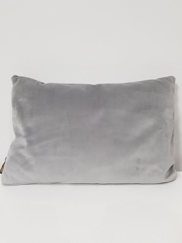 Cojín gris terciopelo rectangular
