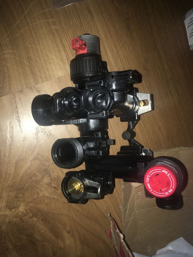 S1079100 Válvula de tres vias saunie r duval