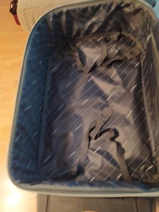 MALETA VIAJE 55x40x25 (ampliable) de segunda mano por 22 EUR en Martorell  en WALLAPOP