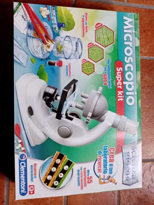 microscopio giocattolo