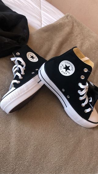 Converse Negras Altas conPlataforma, Talla 38 de segunda mano por 70 EUR en  Villajoyosa en WALLAPOP
