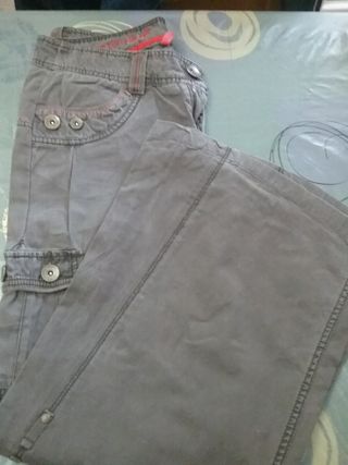 Pantalon bershka de campana talla 38\\/40,hay medida de segunda mano por 10  EUR en Vilafranca del Penedès en WALLAPOP