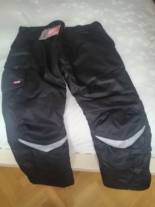 Pantalón trabajo invierno cofra de segunda mano por 45 EUR en Herrera de  Pisuerga en WALLAPOP