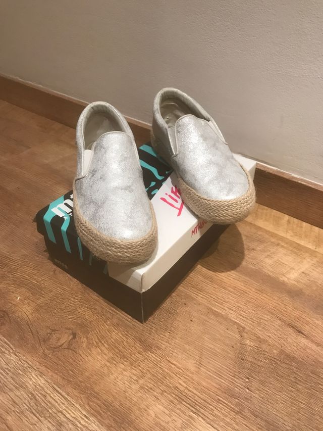 Mocasín plateado Mustang