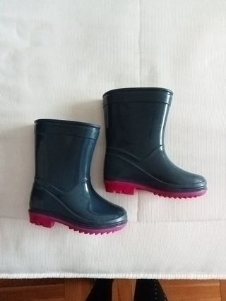 Bota agua 23 de segunda mano por 5 EUR en Burgos en WALLAPOP