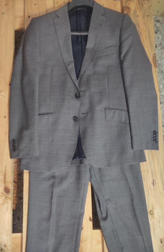 Traje Cortefiel talla s/m 46