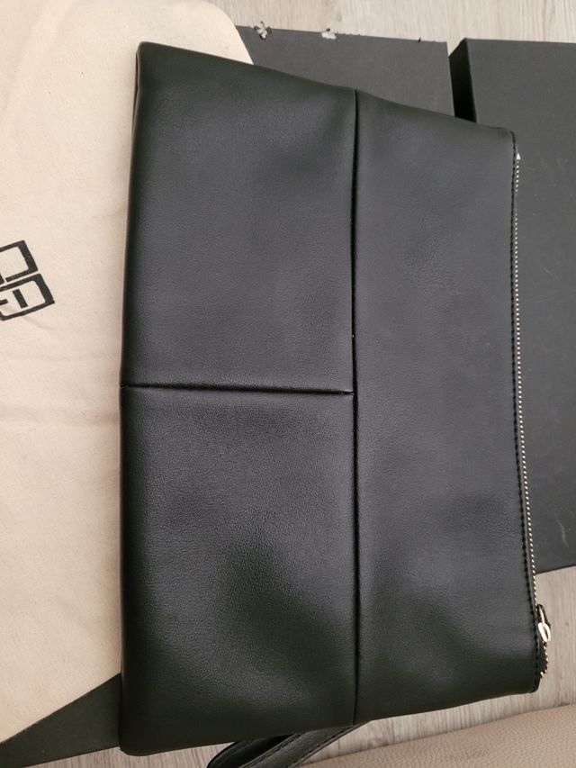 bolso negro de gloria ortiz