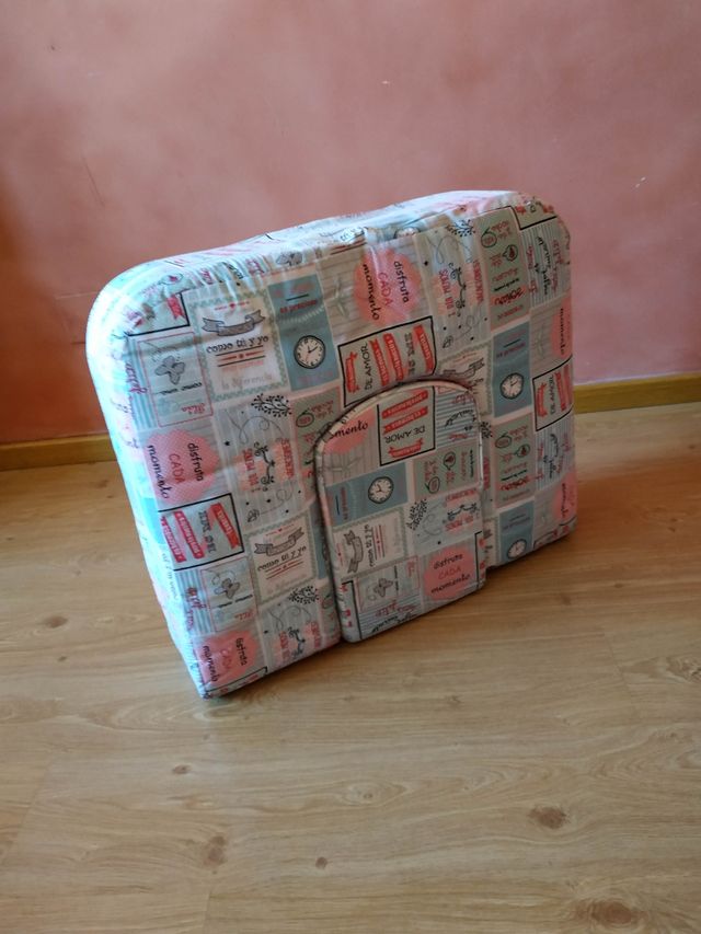 Cojín lactancia gemelar y juego de escondite