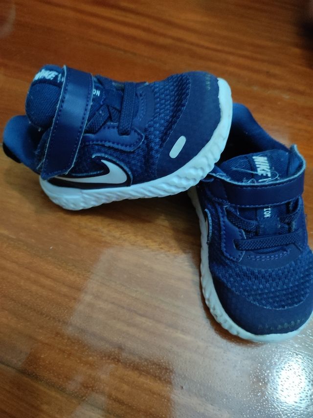 Zapatillas bebe Nike talla 21