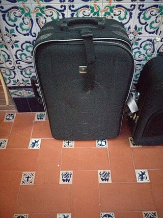 MALETAS de segunda mano por 10 EUR en Utrera en WALLAPOP