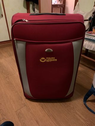 Maleta grande de viaje usada dos veces de segunda mano por 20 EUR en  Valencia en WALLAPOP
