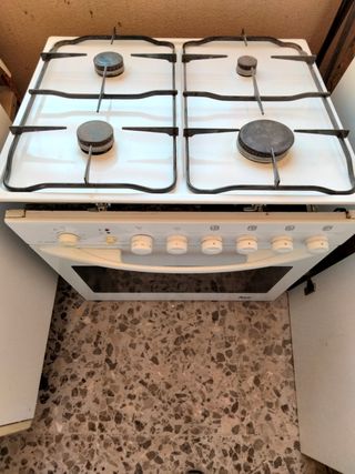 Cocina con horno de gas de segunda mano en Molina de Segura en WALLAPOP