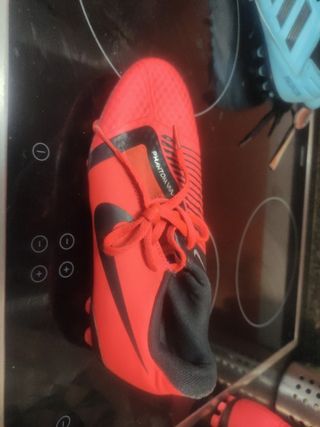 Botas de fútbol Nike Phantom 35 de segunda mano por 20 EUR en Oviedo en  WALLAPOP