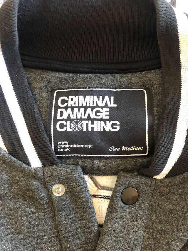 Sudadera Criminal Damage