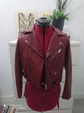 Chaqueta polipiel zara de segunda mano por 12 EUR en Encinasola en WALLAPOP