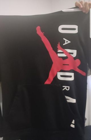 Sudadera JORDAN de segunda mano por 40 EUR en Residencia Nuestra Señora del  Pilar en WALLAPOP