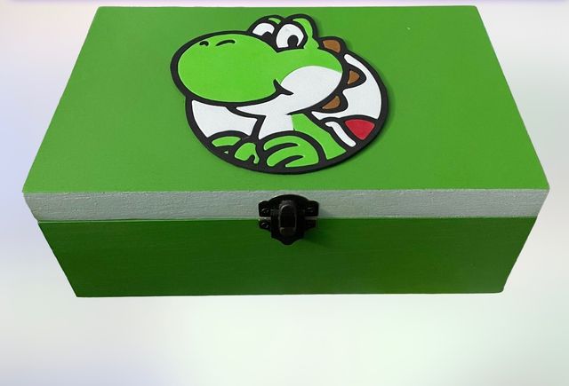 Caja de madera de Yoshi