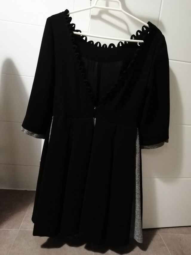 vestido negro y gris de vestir