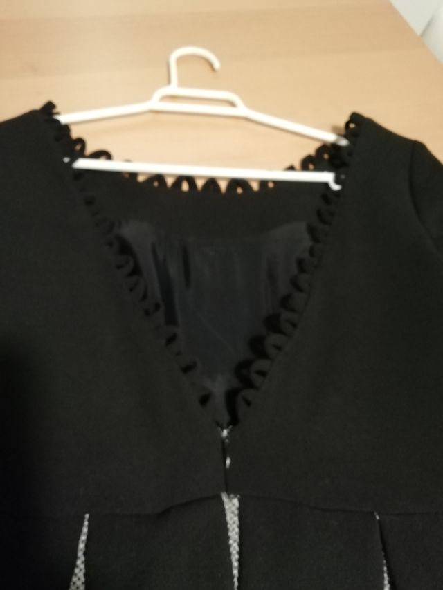 vestido negro y gris de vestir