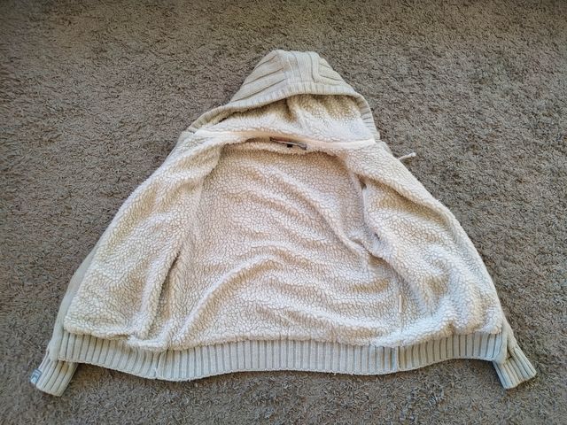 chaqueta. suéter de lana y borreguito