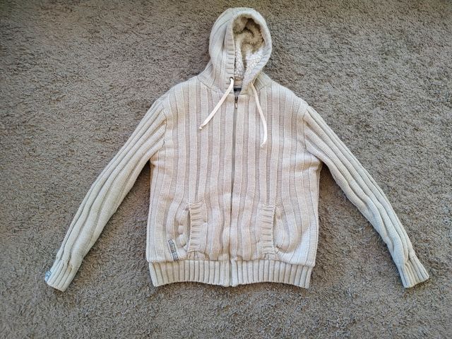 chaqueta. suéter de lana y borreguito