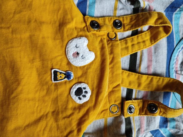 Conjunto peto de pana + camiseta manga larga