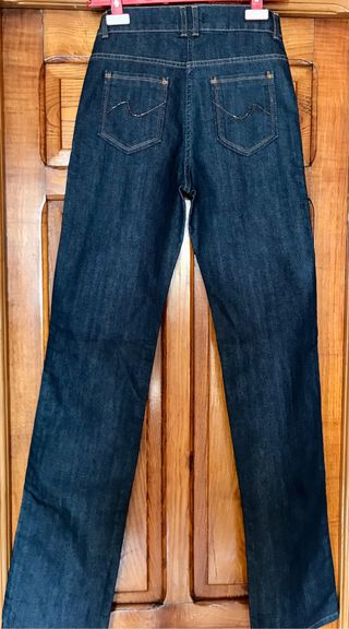 Vaqueros Tintoretto T.36 de segunda mano por 6 EUR en Foz en WALLAPOP