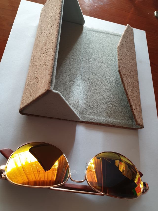 Gafas de sol NUEVAS con patillas de MADERA