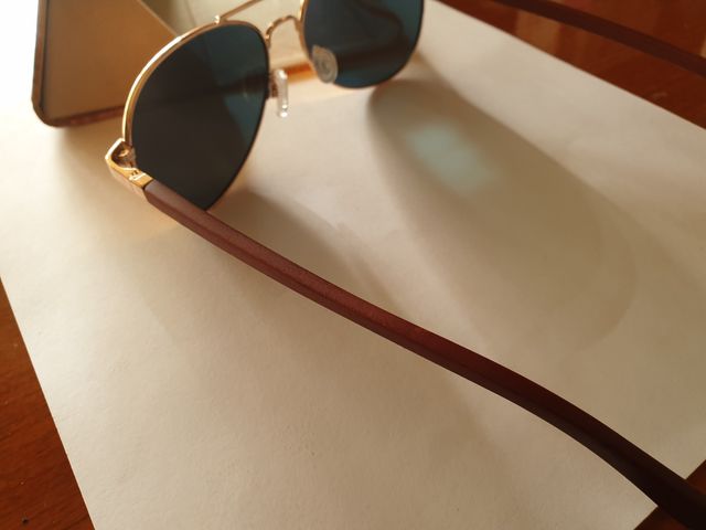 Gafas de sol NUEVAS con patillas de MADERA
