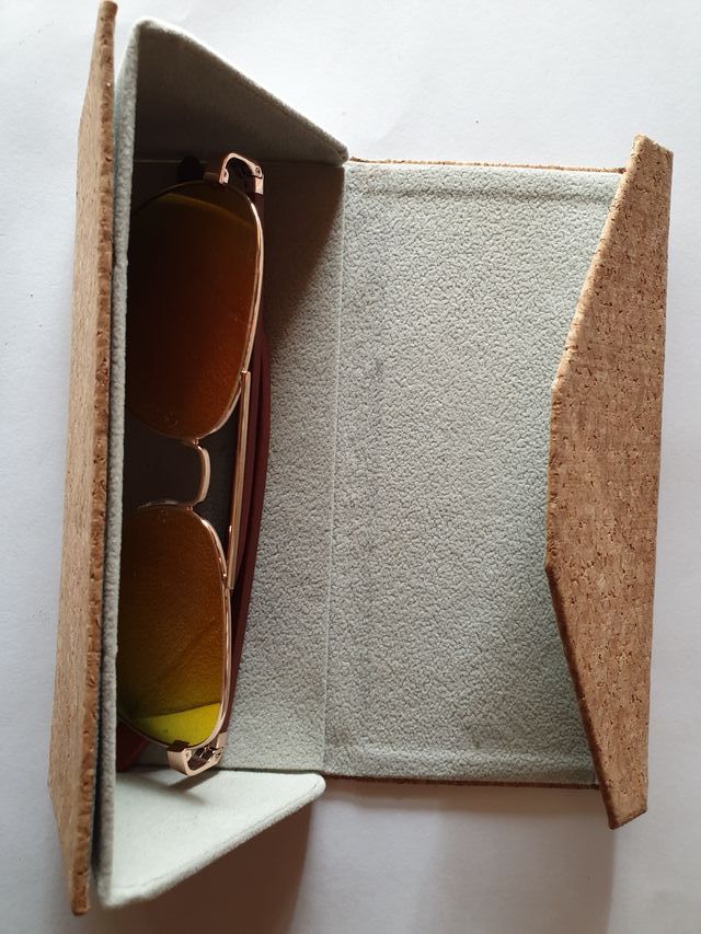 Gafas de sol NUEVAS con patillas de MADERA