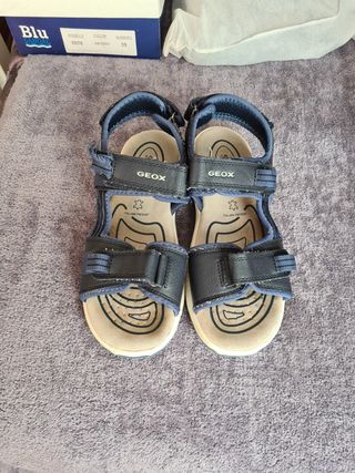 Cangrejeras Geox T\\/37 de segunda mano por 12 EUR en León en WALLAPOP