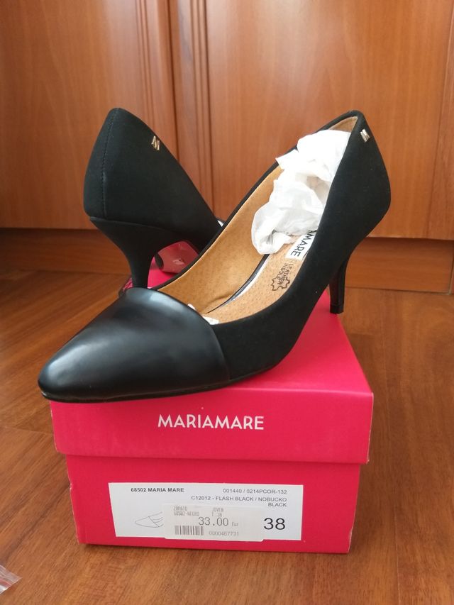 Zapatos de tacón negros de ante y piel