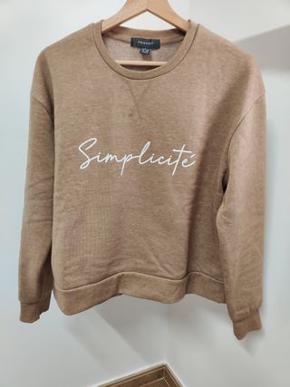 Sudadera marrón de Primark talla S de segunda mano por 8 EUR en Irun en  WALLAPOP