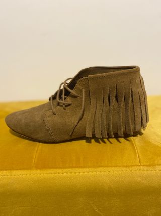 Botines de piel de serraje de Bimba Y Lola de segunda mano por 15 EUR en  Faro de Cullera en WALLAPOP