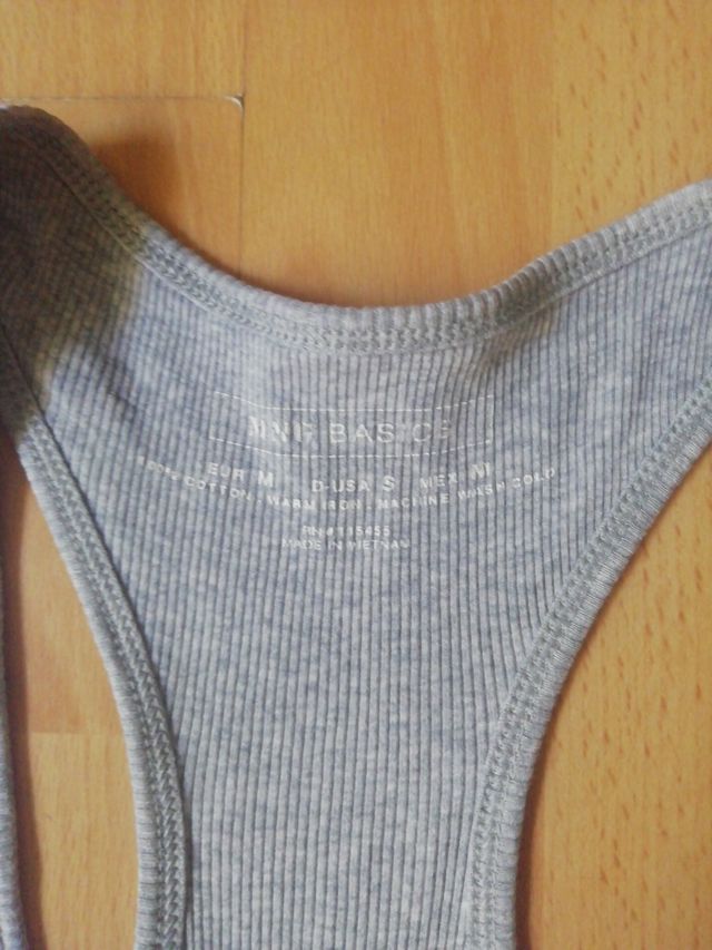 Camiseta Mango talla M. 