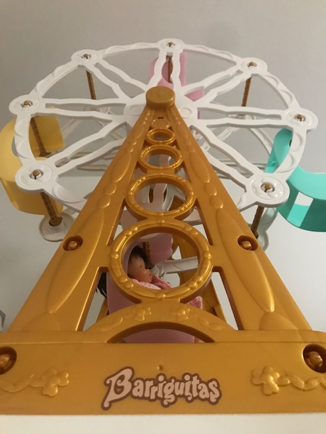 Noria Barriguitas ,con una muñeca ,Nueva