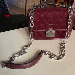 Bolso de hombro Parfois granate terciopelo de segunda mano por 15 EUR en  Barcelona en WALLAPOP