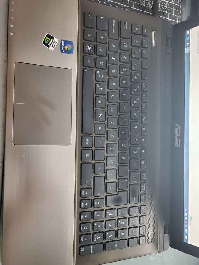 portátil Asus i7 4g disco sólido 120g 