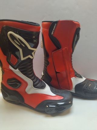 BOTAS DE MOTO ALPINESTARS TALLA 44 de segunda mano por 149 EUR en Leganés  en WALLAPOP