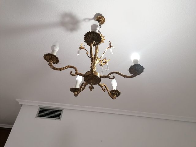 LÁMPARA DE BRONCE CON 5 BRAZOS Y LAGRIMAS CRIST