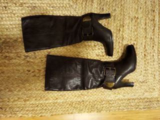 Botas de piel altas de mujer.Cortefiel de segunda mano por 15 EUR en  Granada en WALLAPOP