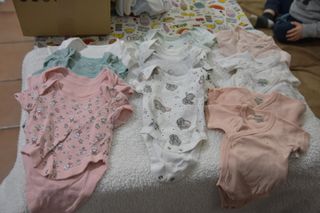 Ropa bebes gemelas de segunda mano por 30 EUR en Coria del Río en WALLAPOP