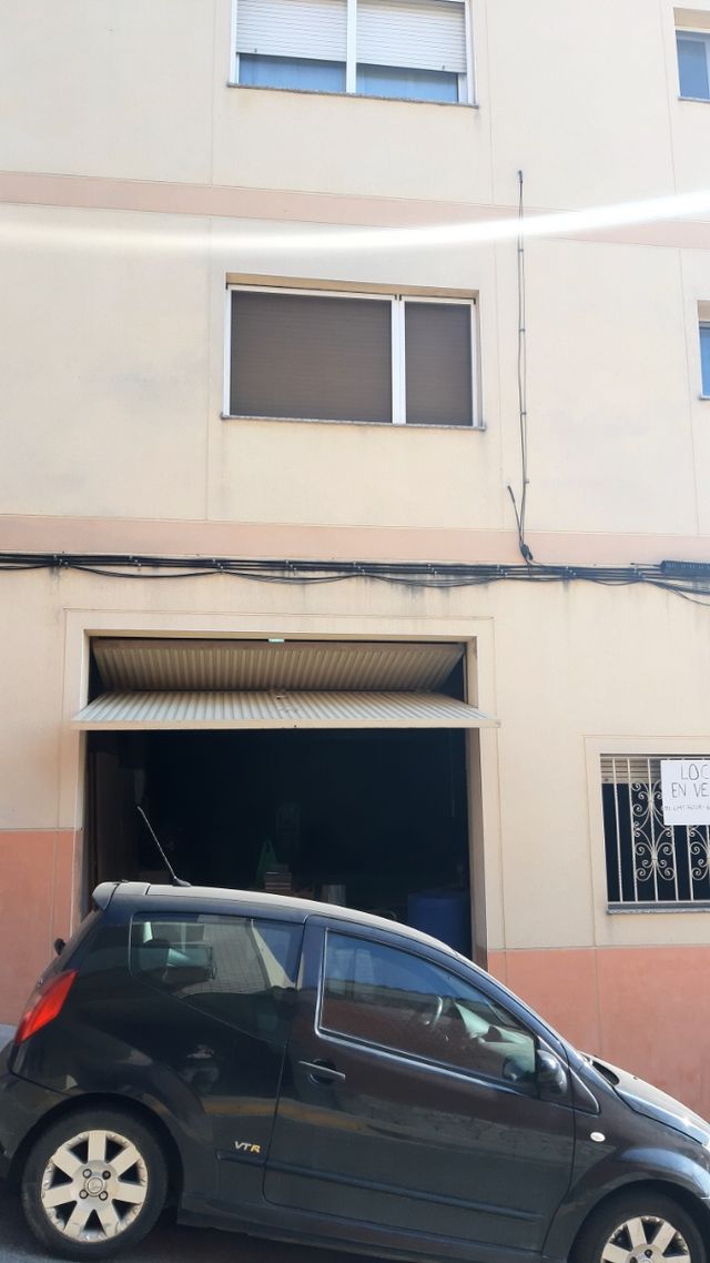 Local en venta en Rubi.