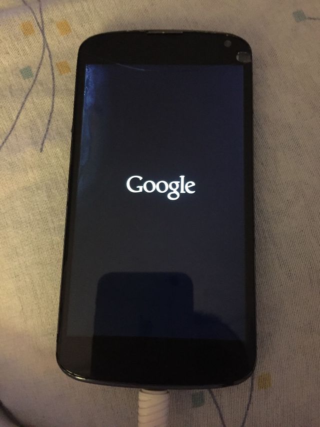 Teléfono LG Nexus 4 