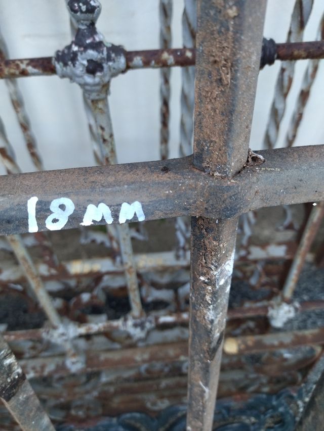 Cancela hierro macizo